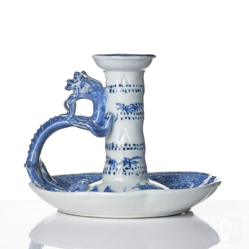 A blue and white candle stick, - 图3